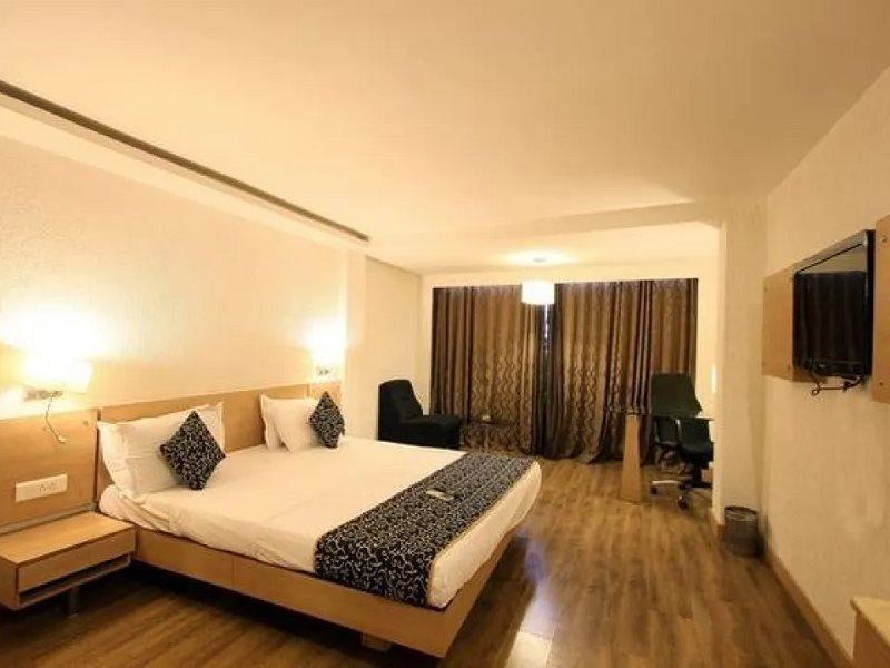 Hotel Manorama Vijayawāda Екстериор снимка