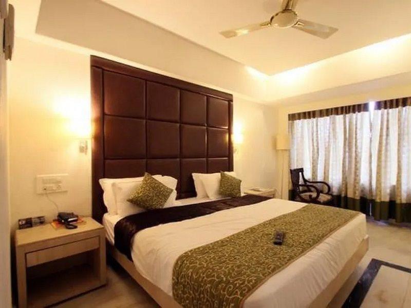 Hotel Manorama Vijayawāda Екстериор снимка