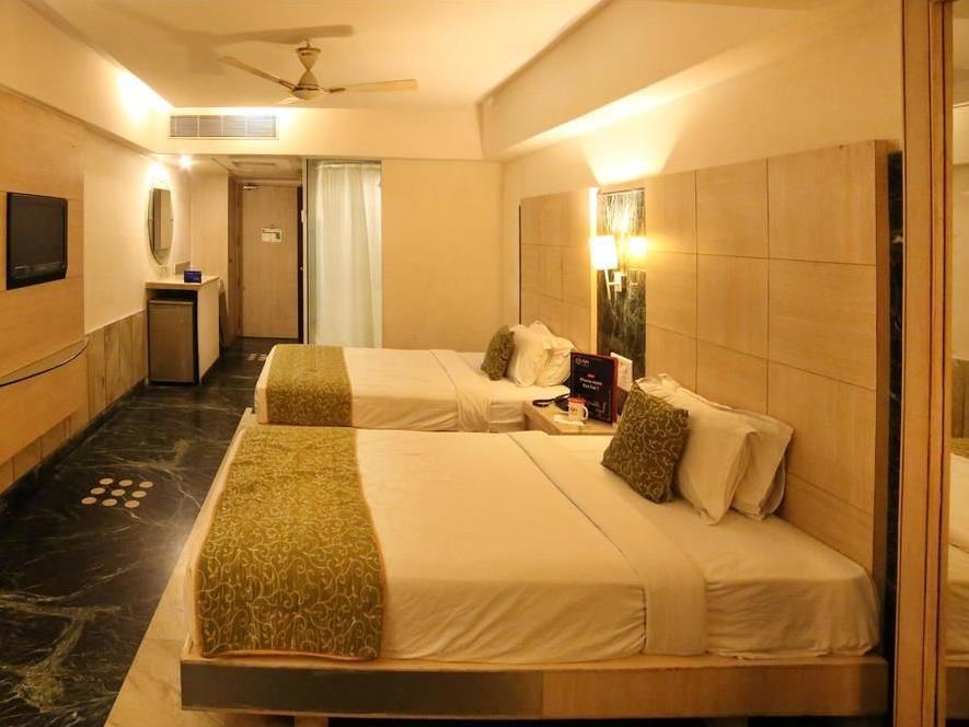 Hotel Manorama Vijayawāda Екстериор снимка