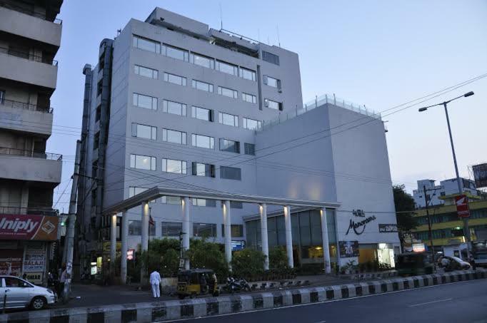 Hotel Manorama Vijayawāda Екстериор снимка