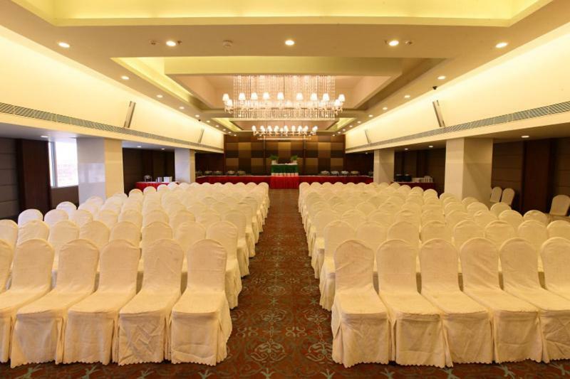 Hotel Manorama Vijayawāda Екстериор снимка